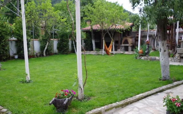 Nashentsy Guest House