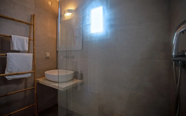 Nur Mykonian Suites