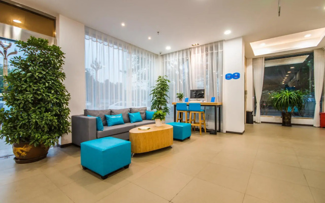 VALATOMS Van Latu Tangchi Hotel (Emei High-speed Railway Station Crystal Plaza)