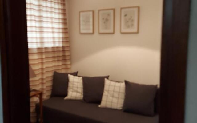 Airport Friendly House 4