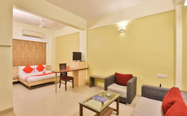 OYO 11718 Hotel Shivarth