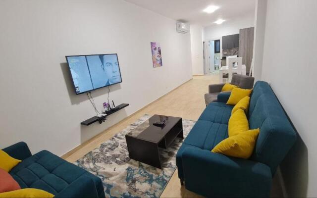 Beautiful studio with sea view and pool view