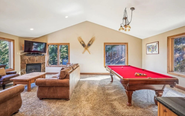 High Point Lodge 5 Bedroom Home by RedAwning