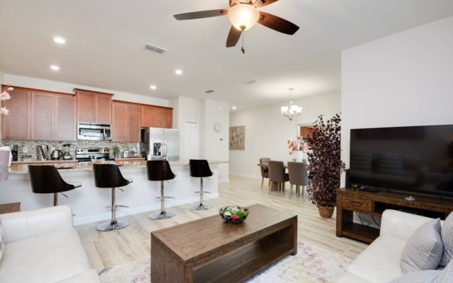 4 Bedrooms villa - Storey Lake