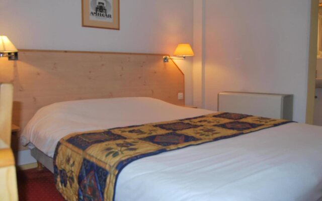 Doubs Hotel - Hostel