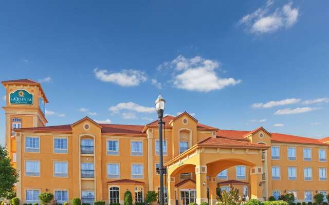 La Quinta Inn & Suites by Wyndham OKC North - Quail Springs