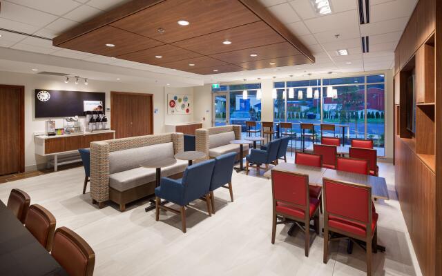 Holiday Inn Express & Suites Terrace by IHG