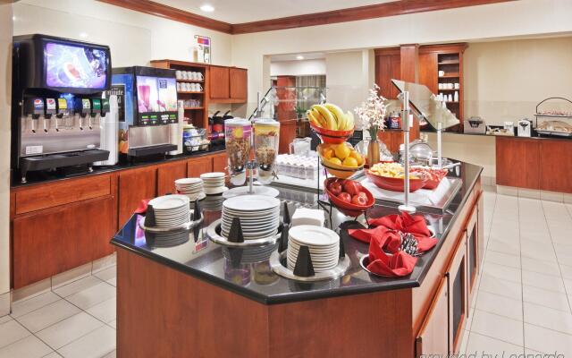 Staybridge Suites Dallas-Addison Hotel