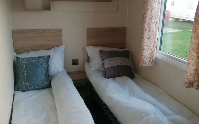 4-bedroom Caravan/static Home in Clacton-on-sea