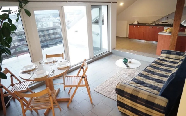 Attic Flat With Amazing Terrace