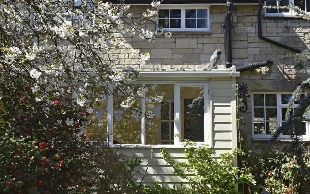 24 Ward Avenue