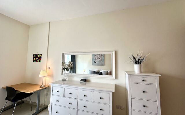 Lux BnB I Turia Tower I Lake & Garden View