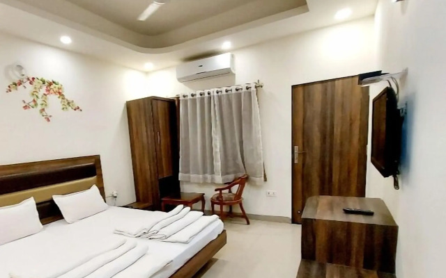OYO 14593 Smart Rooms by Shree Vatika