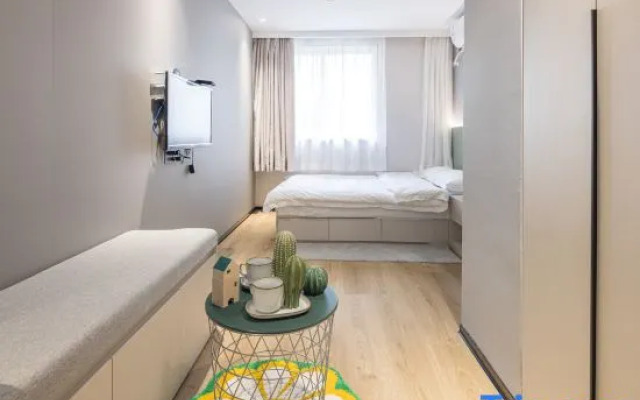 YOUNG Serviced Hotel (Shanghai World Expo Exhibition & Convention Center)