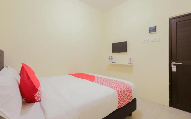 OYO 779 Mn One Residence Syariah Near ITC Cempaka Mas Near Kalbe Farma