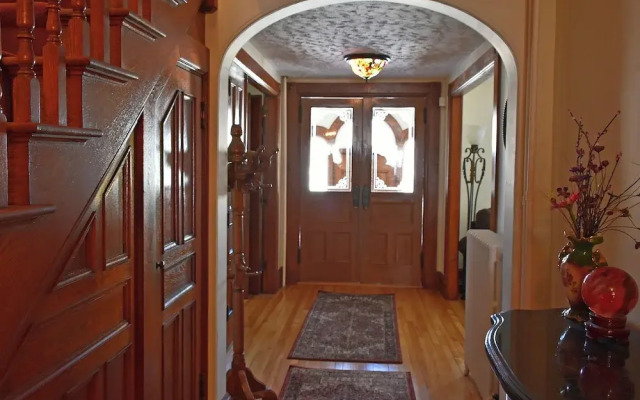 Miller House By the Bay