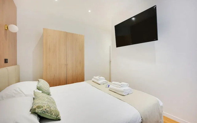 Private Terrace Apartment -1bdr/ 6p-sacra-ca\"ur