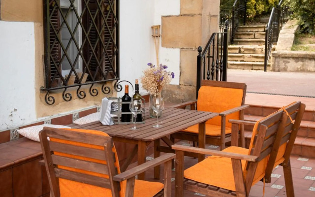 Villa colonial Jardin Algorta centro Puerto Viejo