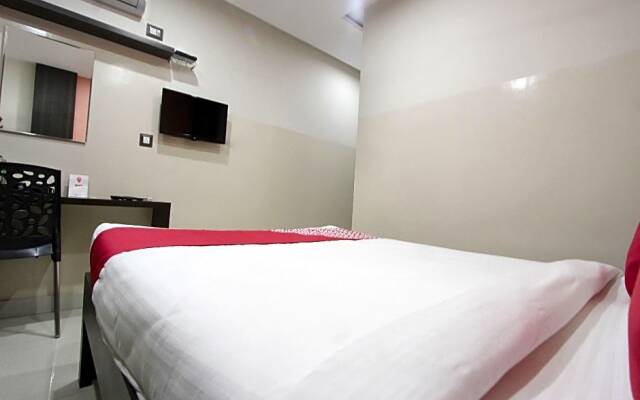 OYO 14520 Habitat Hotel & Suites