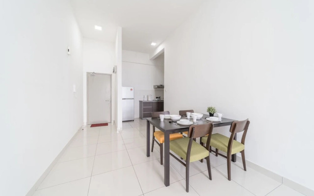 Oyo Home 1086 Vibrant 2Br Vue Residence