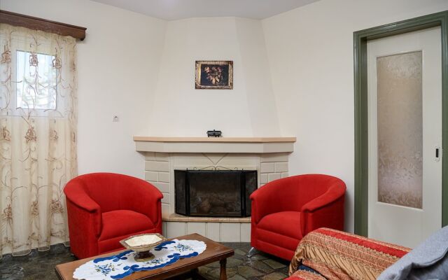 Petrakis Maisonette Near The Sea