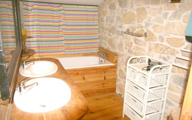 Apartment With 3 Bedrooms in Grospierres, With Wonderful Mountain View