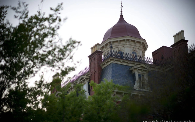 Wentworth Mansion
