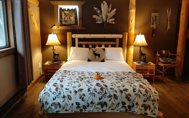 Arctic Divide Inn & Motel