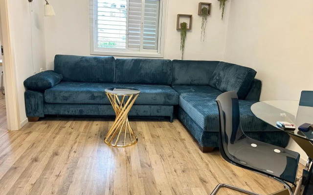 2 Bedrooms Apartment " Marcheliz " in Bat-yam