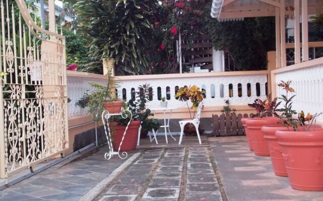 Le Manoir Guest House