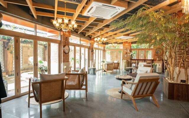 Sanae' Oldtown Hotel