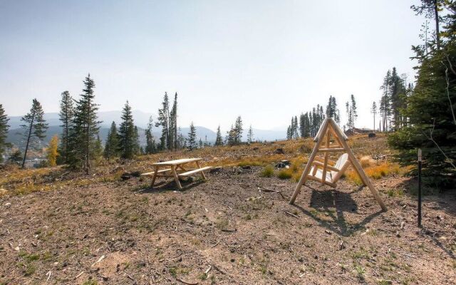 Cawha Outlook Chalet by RedAwning