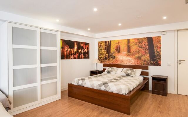 Radiant Holiday Home in Seville near River