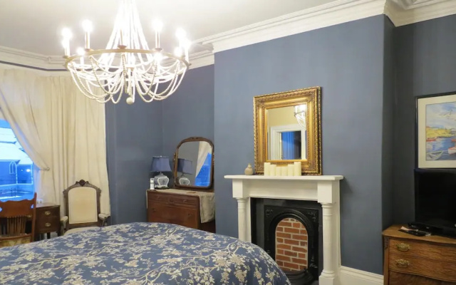 The Roses Heritage Inn