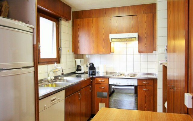 Spacious Chalet near Forest