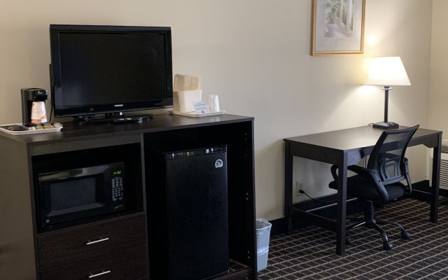 Quality Inn & Suites Pensacola Bayview