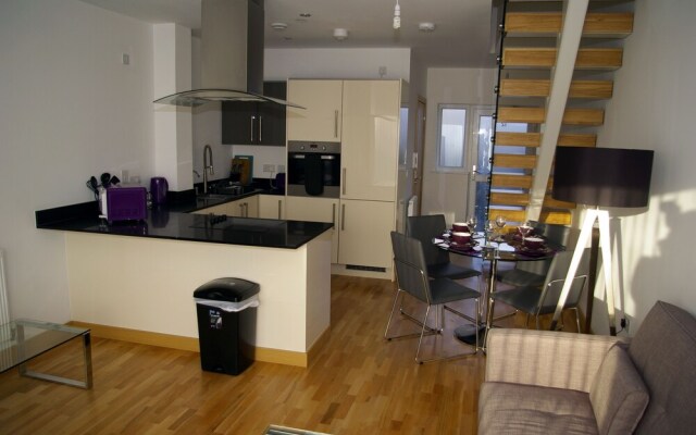 Ramsey Lodge 2-Bedroom Flat