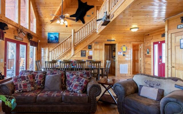 SmokyStays Bears Den Cabin