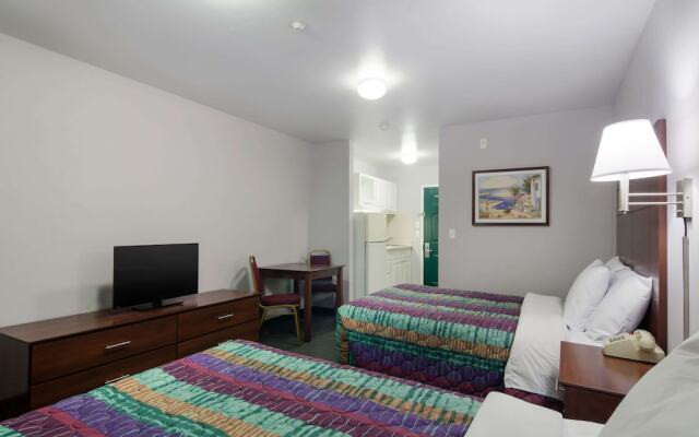Savannah Suites - Arvada, Colorado