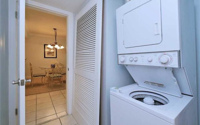 Hibiscus 201D - Two Bedroom Condo