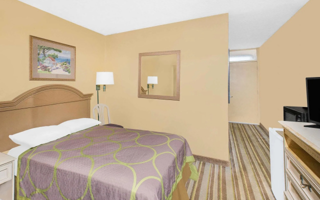 Super 8 Myrtle Beach/Ocean Front Area