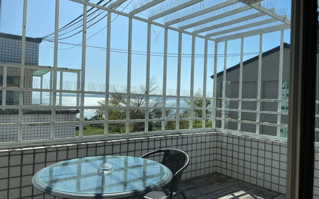 Breeze and Waves Hostel