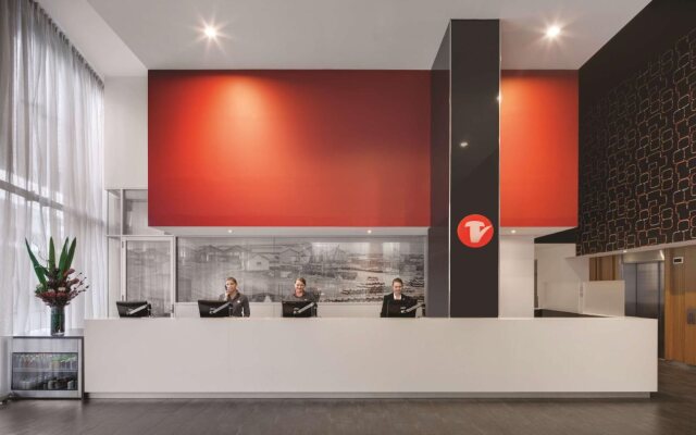 Travelodge Hotel Melbourne Docklands