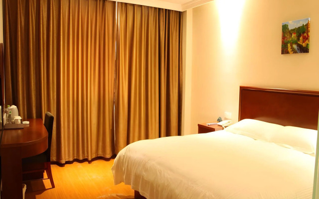 GreenTree Inn Qingdao Development District SDUST Express Hotel