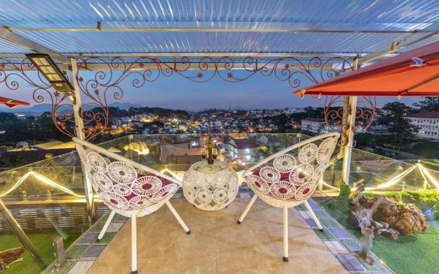 Capital O 1198 Dinh Loan Hotel