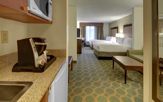 Holiday Inn Express Hotel & Suites Emporia, an IHG Hotel