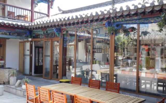 Chuxiong Courtyard China Theme Hostel