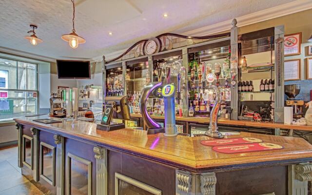 The Kinloch Arms Hotel