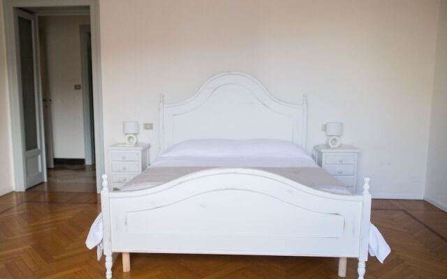 Adelaide Central Apartment