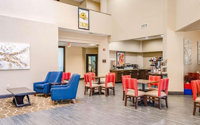 Comfort Suites Hattiesburg near University